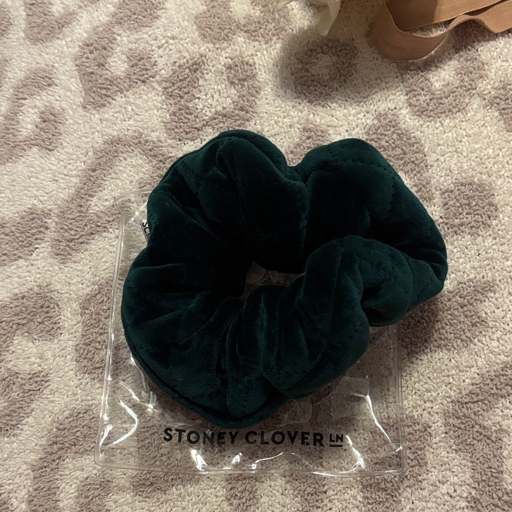 Stoney Clover Lane green velvet scrunchie- new